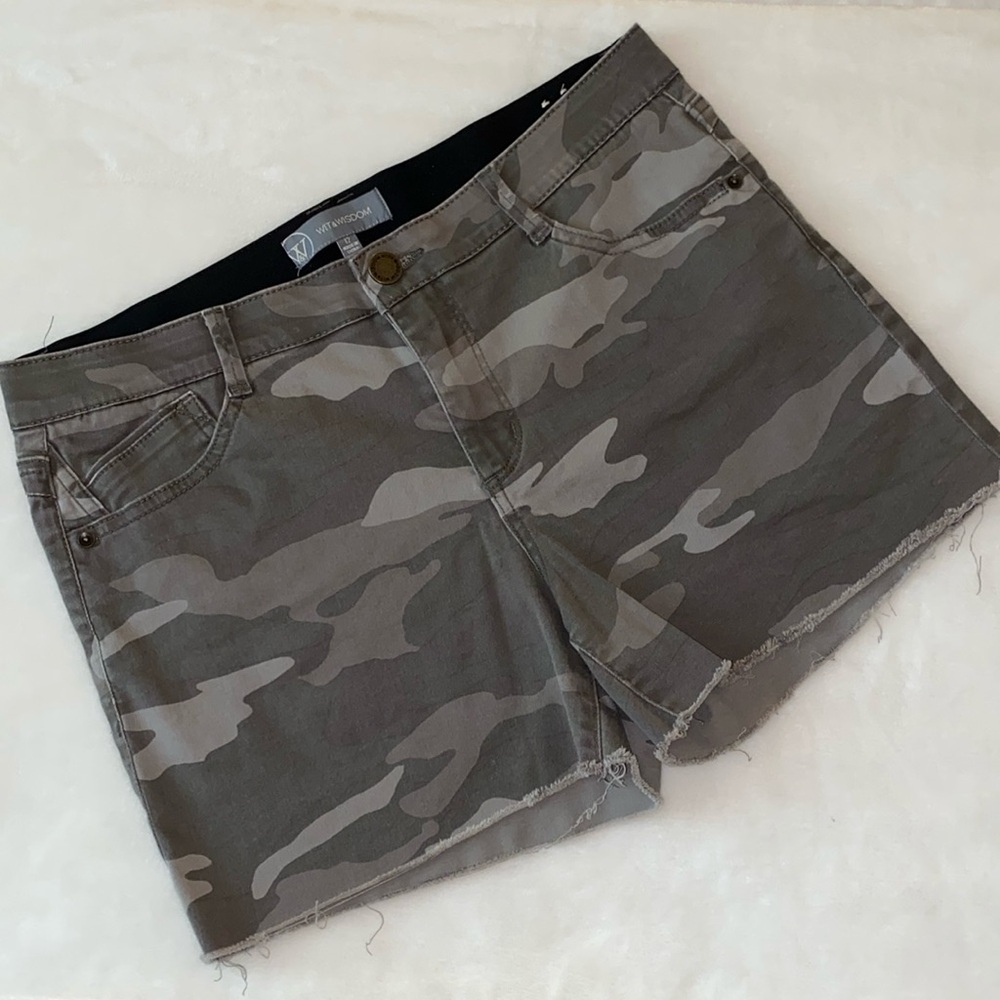 Wit & Wisdom camo shorts